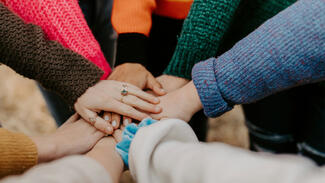 Partizipation & Community (Foto: Hannah Busing/Unsplash) Partizipation & Community (Foto: Hannah Busing/Unsplash)